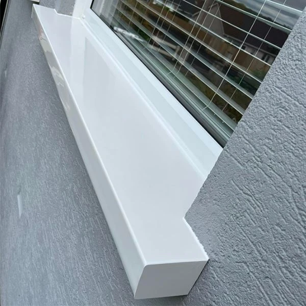 Schweller- und Tropfleiste aus weißem PVC